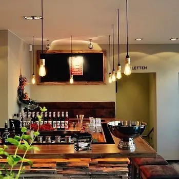 Hotel Five