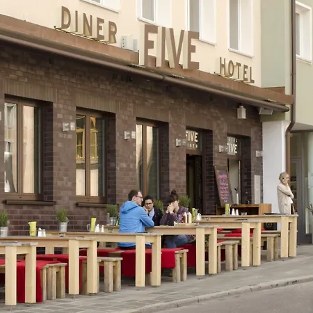 Five Hotel